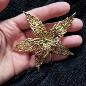 Vintage Large Filigree Gold Tone Five Leaf/ Floral Layered Pin Brooch